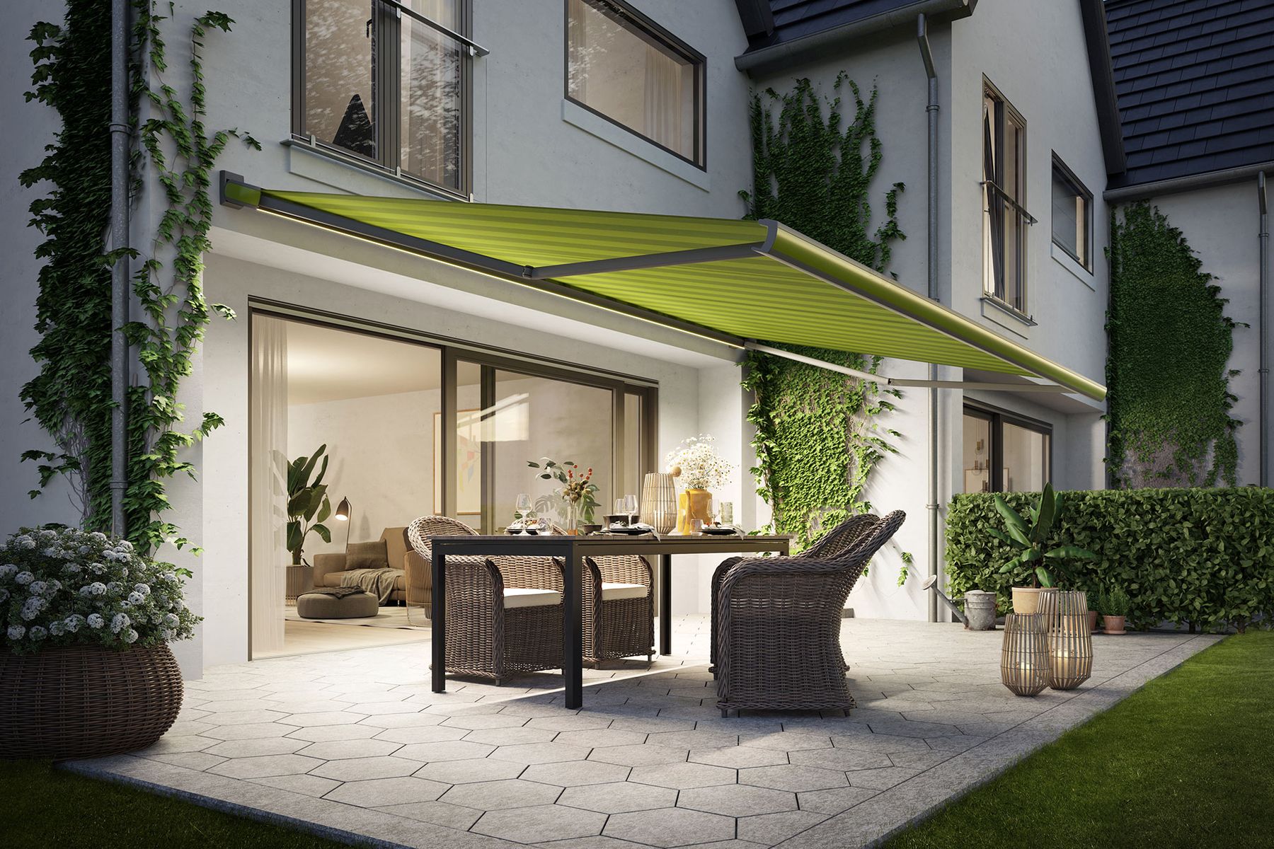 Markise über einer Terrasse am Reihenhaus